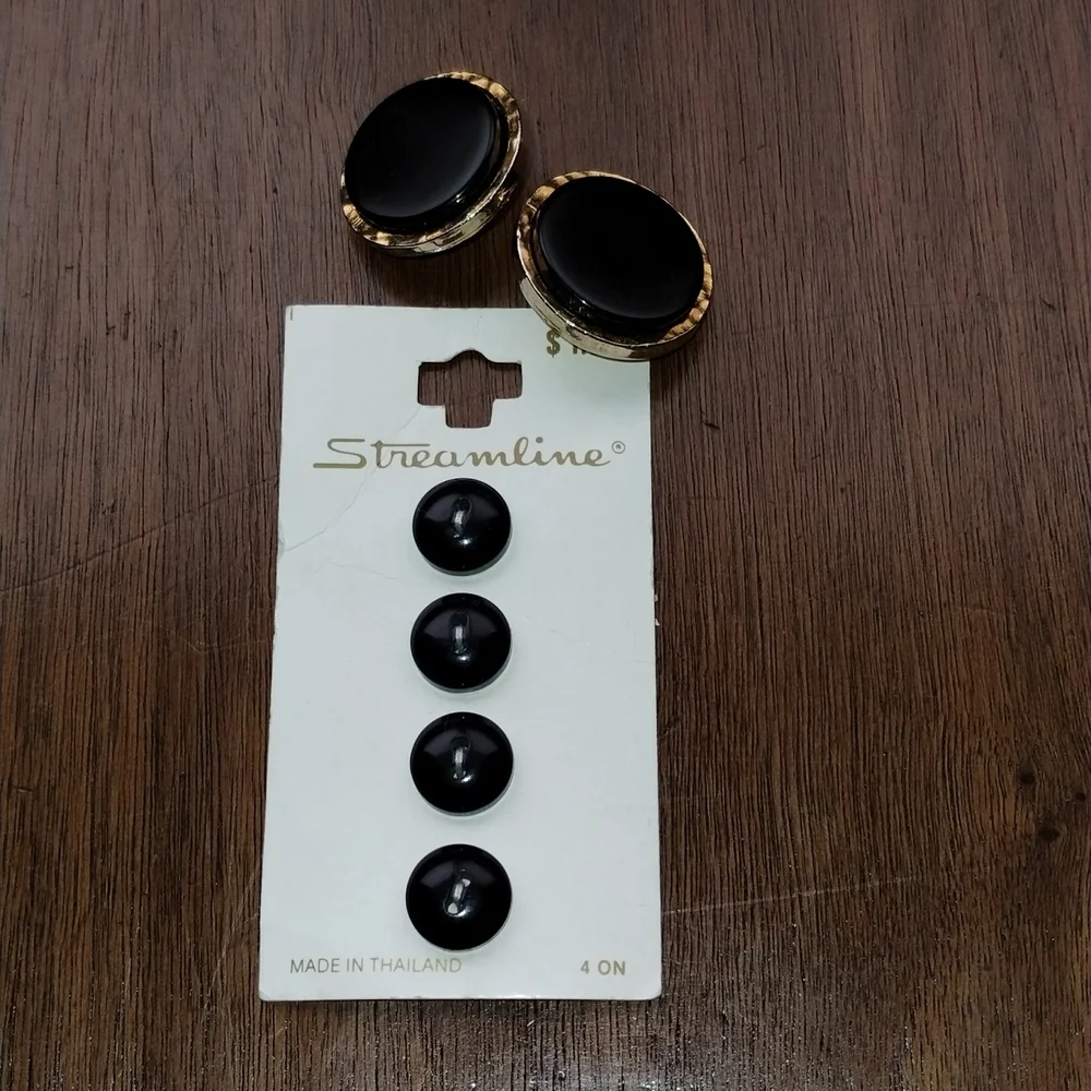 Black Buttons